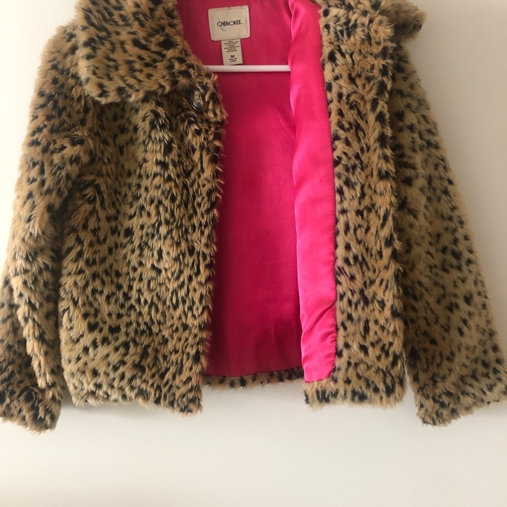 Leopard print kids coat. size M.